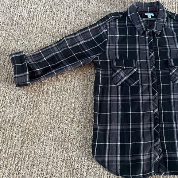C&C California Black and Grey Plaid Button Down Shirt with Roll up Sleeves - Picture 2 of 6